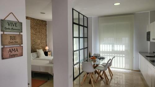 Tiro de Linea-Santa Genoveva Apartment | RentalSevilla Teatinos I