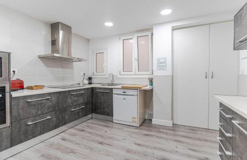 Camino de Ronda Apartment | RentitSpain Moderno, cómodo y luminoso, a pasos del centro Parque 9