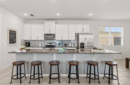 Four Corners House | Reserve your stay now and unlock launch rewards like bonus nights, VIP gifts, and more!
