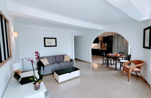 Digne-les-Bains Apartment | Residadigne - Superbe 88m2 - center - Garage - view