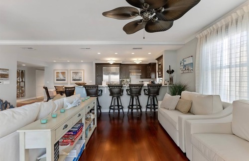 Diamond Beach Condo | Residence 101 at The Grand