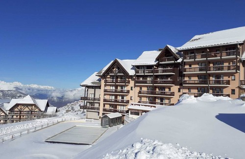 Valmeinier Apartment | Residence at the foot of the piste, heated outdoor pool- VALMEINIER - Pierre & Vacances