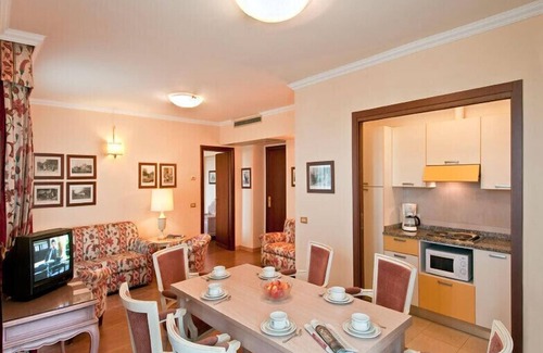 Baveno Apartment | Residence Carl & Do - Baveno Three-room Apt. 4/5 Pax Sofa Bed Lake View (2 Bathrooms)