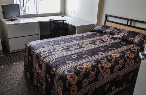 Doon South Apartment | Residence & Conference Centre - Kitchener-Waterloo