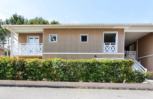 Carnoux-en-Provence Apartment | Residence Debussy - maeva Home - 2-Room Apartment 4 People - Budget