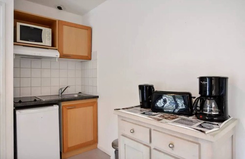Carnoux-en-Provence Apartment | Residence Debussy - maeva Home - 2-Room Apartment 4 People - Budget