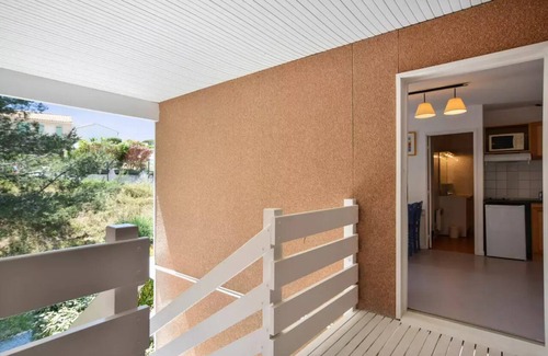 Carnoux-en-Provence Apartment | Residence Debussy - maeva Home - 2-Room Apartment 4 People - Budget
