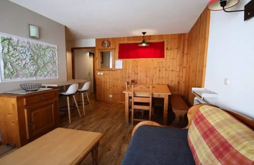 Puy-Saint-Vincent Apartment | Residence Dame Blanche - DBA121 - APPT 1 ROOM + CABINE - BALCONY - 6 PERSONS