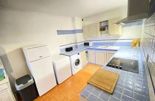 Le Brusc Apartment | Residence Les Charmettes - 3 Rooms for 6 People
