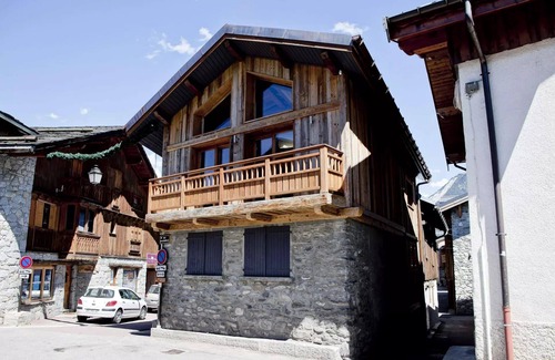 Le Praz Ski Chalet | Residence Idaho - Fully renovated village house located in the heart of the Village of Praz