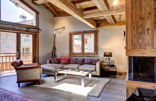 Le Praz Ski Chalet | Residence Idaho - Fully renovated village house located in the heart of the Village of Praz