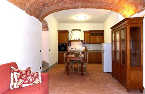 Dicomano Apartment | Residence in Carbonile with 2 bedrooms sleeps 5