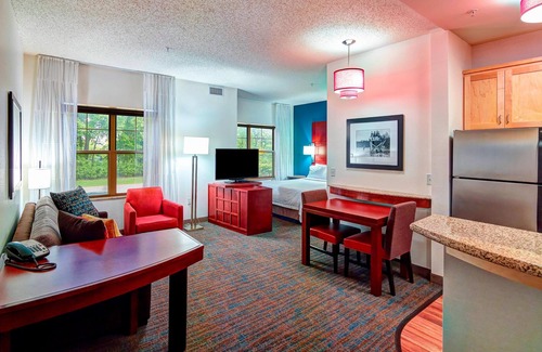 Plymouth Hotel | Residence Inn by Marriott Minneapolis Plymouth