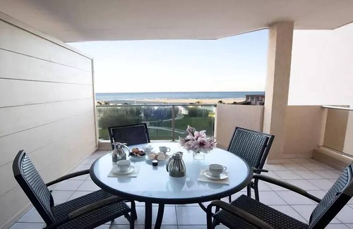 La Cote Radieuse Apartment | Residence Les Flamants Roses - 2 Rooms 4 People Sea Side