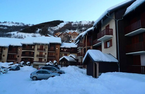 Valloire Apartment | Residence La Croix Du Sud - Studio Cabin 4/5 people 2* exposed South