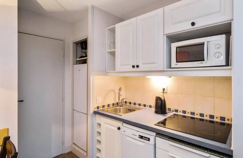 Giens Apartment | Residence La Pinède - maeva Home - 2 Room Apartment 4 People with sea view - Selection