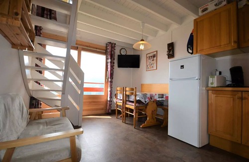 Cohennoz Apartment | Residence La Sapiniere - Apartment 5 people close to the slopes of Espace Diamant