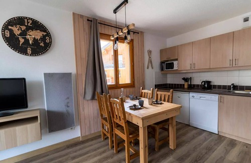 Les Orres Apartment | Residence Le Balcon Des Airelles - Warm renovated apartment Les Orres 1800
