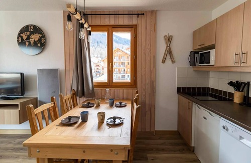 Les Orres Apartment | Residence Le Balcon Des Airelles - Warm renovated apartment Les Orres 1800