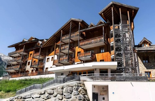 Les Orres Apartment | Residence Le Balcon Des Airelles - Quiet apartment in the heart of Orres 1800