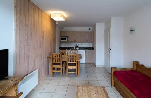 Les Orres Apartment | Residence Le Balcon Des Airelles - Apartment with beautiful mountain view