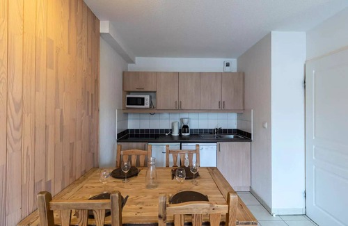Les Orres Apartment | Residence Le Balcon Des Airelles - Apartment with beautiful mountain view