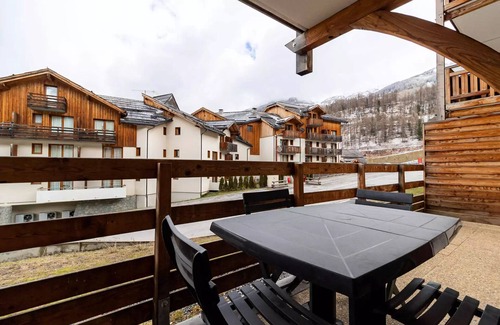 Les Orres Apartment | Residence Le Balcon Des Airelles - Quiet apartment in the heart of Orres 1800