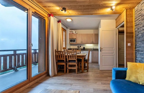 Les Orres Apartment | Residence Le Balcon Des Airelles - Quiet apartment with nice view of the valley
