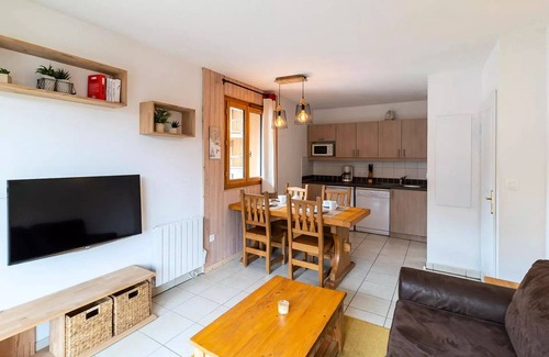 Les Orres Apartment | Residence Le Balcon Des Airelles - Quiet apartment in the heart of the Orres 1800