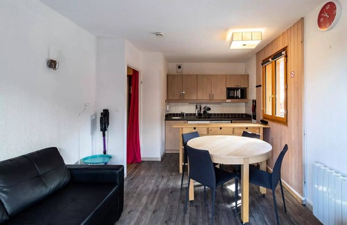 Les Orres Apartment | Residence Le Balcon Des Airelles - Fully equipped renovated apartment on Les Orres 1800