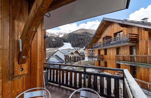 Les Orres Apartment | Residence Le Balcon Des Airelles - Fully equipped renovated apartment on Les Orres 1800