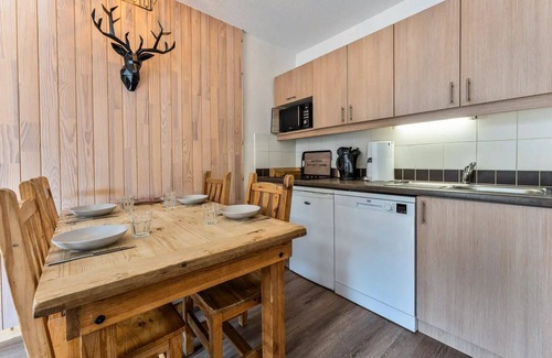 Les Orres Apartment | Residence Le Balcon Des Airelles - Warm apartment in the heart of the Orres 1800