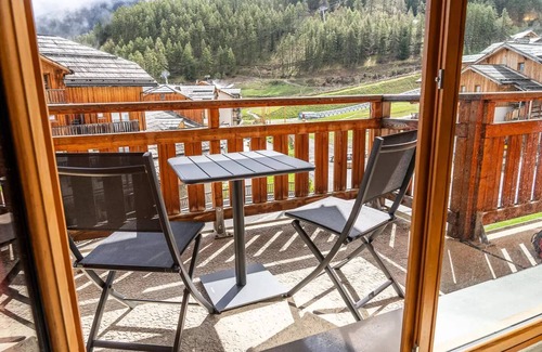Les Orres Apartment | Residence Le Balcon Des Airelles - 2 Rooms for 6 People