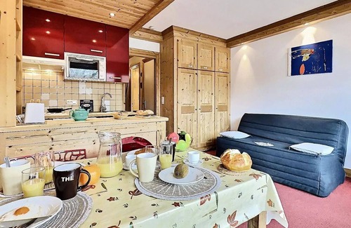 Tignes le Lac Apartment | Residence Le Bec Rouge - Nice studio tastefully renovated for 4 people in Tignes ski to the feet and close to shops in the Lake area. Appearances