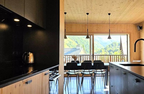 Saint-Sorlin-d'Arves Ski Chalet | Residence Le Pré - Chalet new village heart for 14 people with piste view