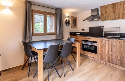 La Clusaz Ski Chalet | Residence Le Mazot - Small warm chalet - 1 Ch - 4 pers - Full South - Terrace