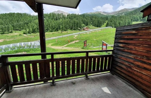 Les Orres Apartment | Residence Le Parc Des Airelles - Pleasant apartment at the foot of the slopes