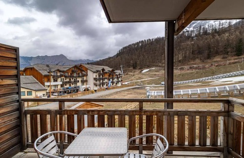 Les Orres Apartment | Residence Le Parc Des Airelles - Pleasant apartment at the foot of the slopes