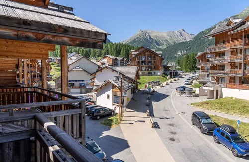 Les Orres Apartment | Residence Le Parc Des Airelles - 2 Rooms for 6 People