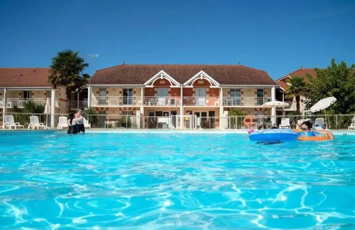 Le Verdon-sur-Mer Apartment | Residence Les Alcyons* - 2/3 rooms Cabin 6 people