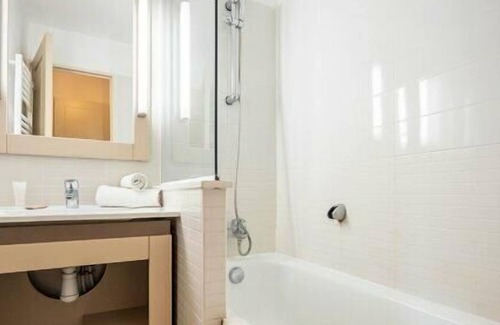 Le Lavandou Apartment | Residence Pierre & Vacances L'Anse de Pramousquier - Apartment for 4 people - 1 bedroom - Terrace or balcony