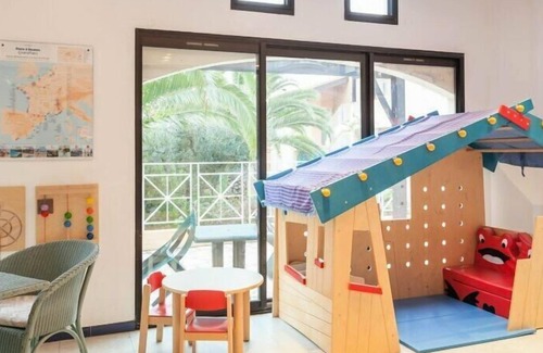 Le Lavandou Apartment | Residence Pierre & Vacances L'Anse de Pramousquier - Apartment for 6 people - 1 bedroom + 1 sleeping area - Terrace or balcony