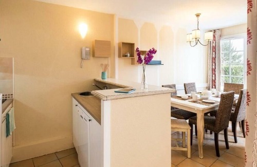 Behobie Apartment | Residence Pierre & Vacances Le Domaine de Bordaberry - Apartment for 6 people - 1 bedroom + 1 sleeping area - Terrace or balcony - Economical