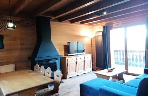Pra Loup Ski Chalet | Residence Pra Roustan - 1/2 Chalet with terrace and beautiful mountain views, 400m from the cable car, Pra Loup