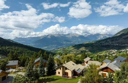 Les Orres Ski Chalet | Residence Pramouton - Comfortable accommodation in the heart of a chalet