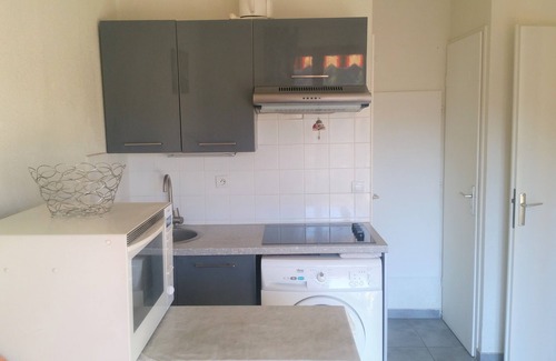 Bastide Giraud Apartment | Residence Provençale Pool Parking WIFI 2 kms Sea Villeneuve Loubet 2 Rooms