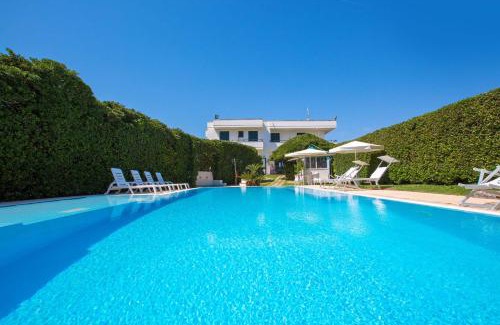 Torre Specchia Ruggeri Apartment | Residence Punta Cassano - In piscina sulla spiaggia di sabbia