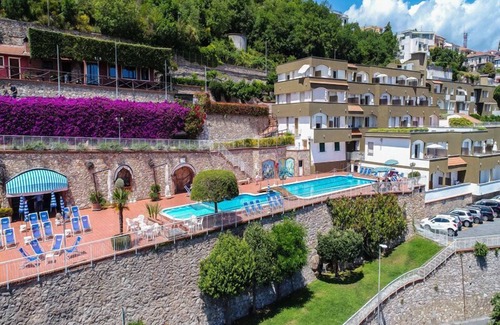 Pietra Ligure Apartment | Residence Sant'anna Two-room Apartment 4 Pax