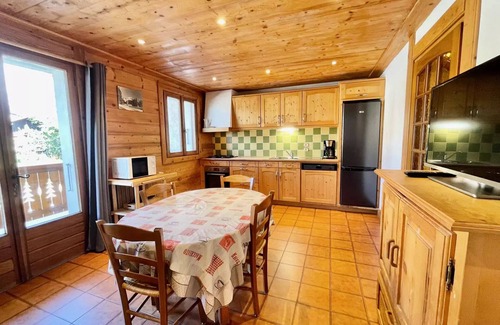 Crest-Voland Apartment | Residence Saveurs D'antan - Charming apartment in the heart of the village and foot of the slopes