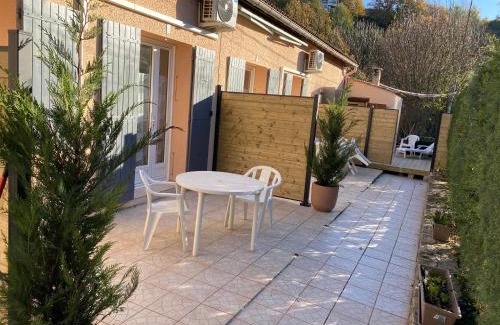 Greoux-les-Bains Apartment | RESIDENCE VALLON PARADIS